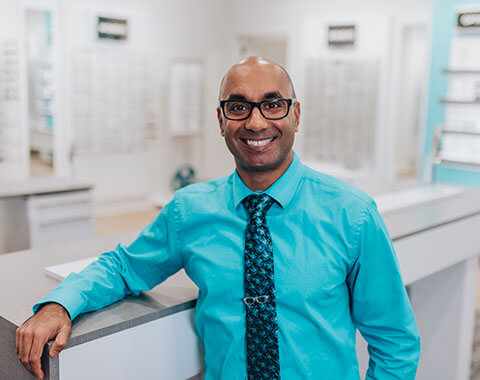 Dr. Nick Lillie holding Optilight IPL, part of his dry eye news on his YouTube channel.